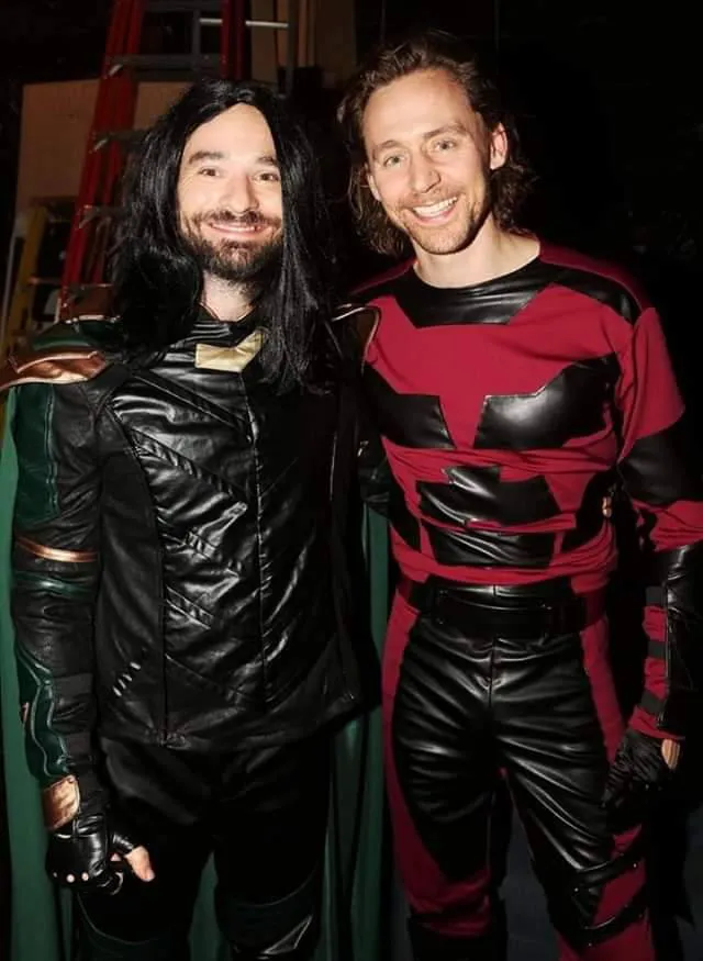 Tom y Charlie se vistieron como Daredevil y Loki. Foto: Twitter