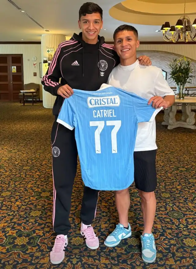 Catriel Cabellos se reencontró con Tomás Avilés, su excompañero en Racing Club. Foto: @PasesExRacing/X Catriel Cabellos se reencontró con Tomás Avilés, su excompañero en Racing Club. Foto: @PasesExRacing/X