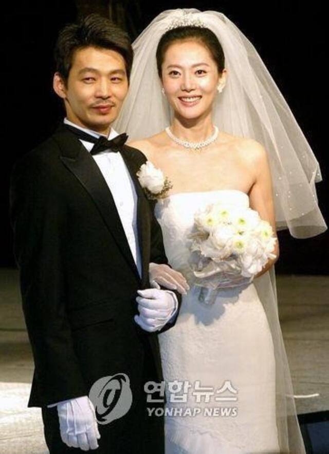 Yum Jung Ah se casó con un especialista en ortopedia, en 2007.