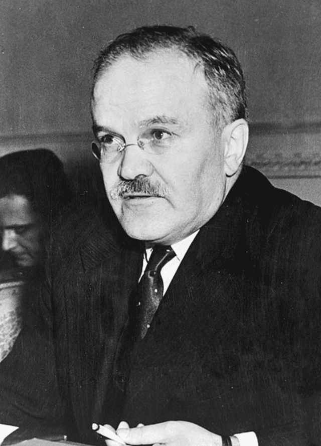 Vyacheslav Mikhaylovich Molotov, político y diplomático soviético. Foto: Wikipedia   