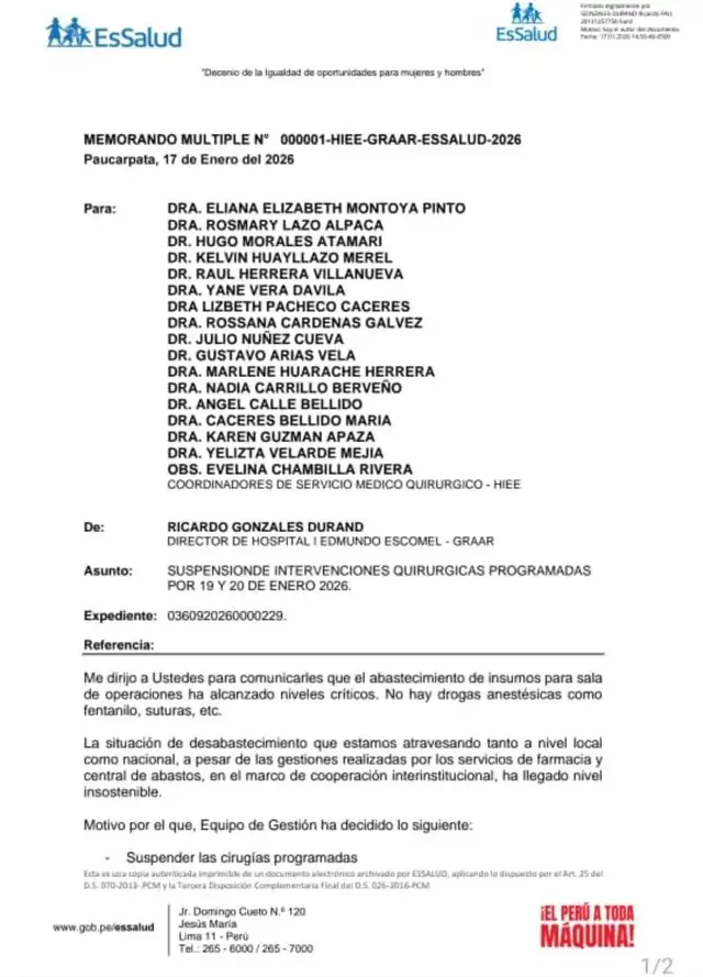 Memorándum donde se suspenden cirugías en el Hospital Edmundo Escomel. Foto: Wilder Pari / La República.   