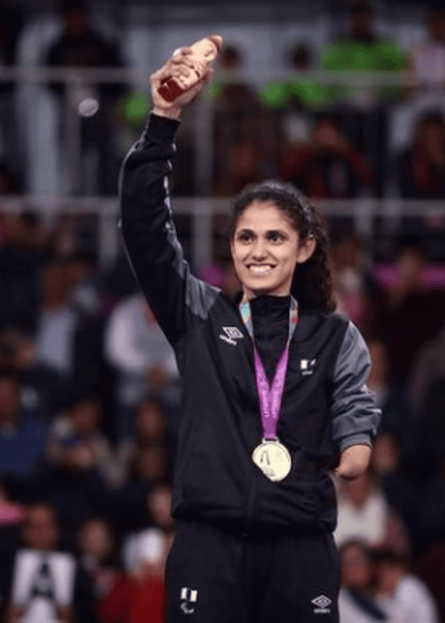 Angélica Espinoza, medallista de oro. Foto: Angélica Espinoza (Instagram)