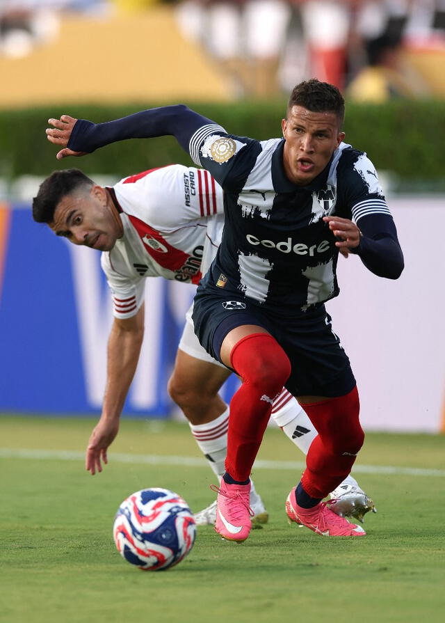 Nelson Deossa enfrentando a River Plate en el Mundial de Clubes. Foto: AFP Nelson Deossa enfrentando a River Plate en el Mundial de Clubes. Foto: AFP