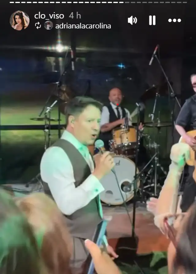 Salim Vera cantando en su boda junto a su banda. Foto: Instagram    