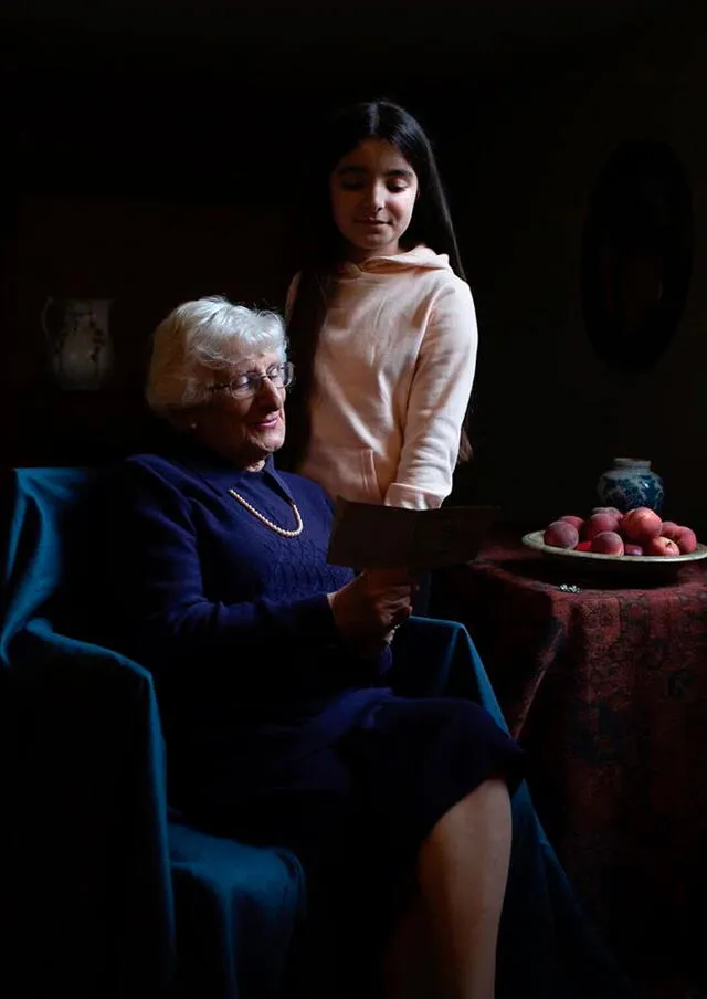 Yvonne Bernstein con su nieta Chloe.