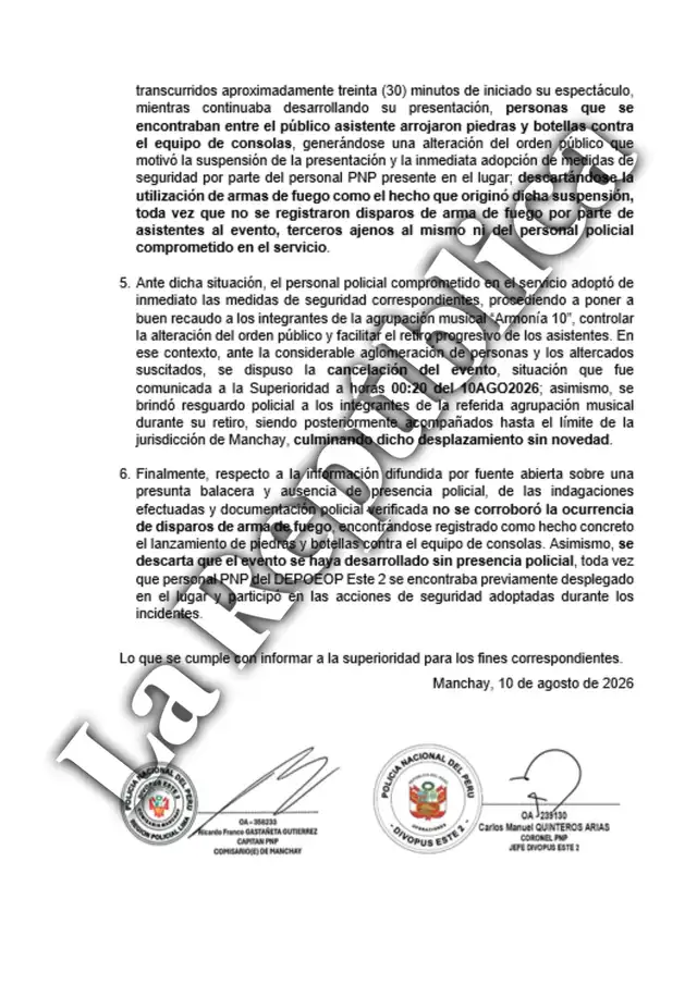Los agentes policiales, que habían coordinado un operativo, aseguraron la salida segura de los músicos y asistentes tras la suspensión del evento en la Plaza Cívica. Los agentes policiales, que habían coordinado un operativo, aseguraron la salida segura de los músicos y asistentes tras la suspensión del evento en la Plaza Cívica.