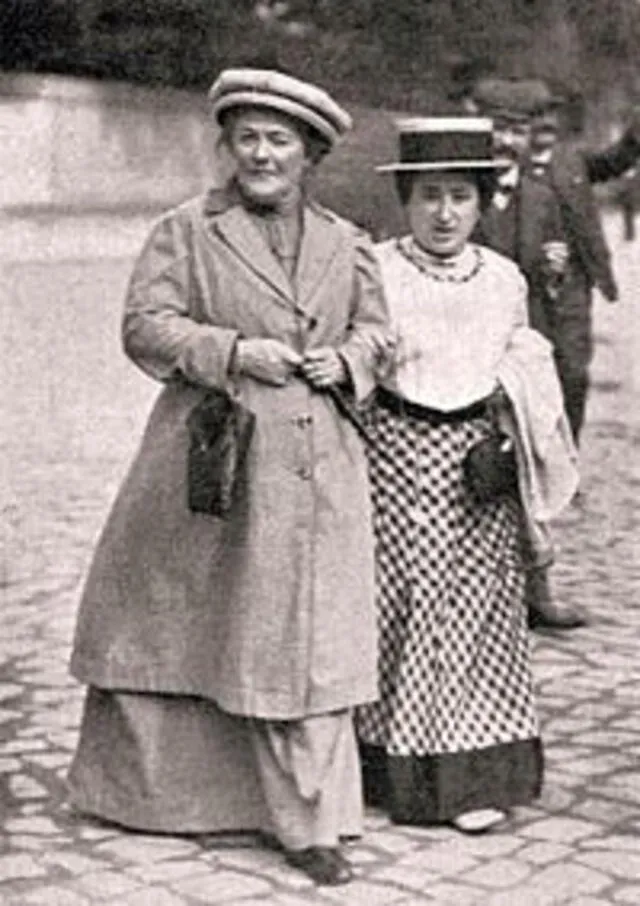 La política alemana de origen judío, Clara Zetckin, impulsó la Conferencia Internacional de Mujeres Socialistas en Dinamarca.