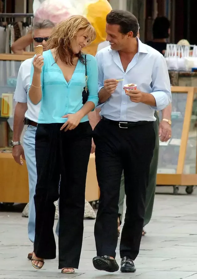 Primera foto de Aracely Arámbula y Luis Miguel en Venecia, Italia. Se publicó el 19 de junio de 2005. Foto: The Grosby Group