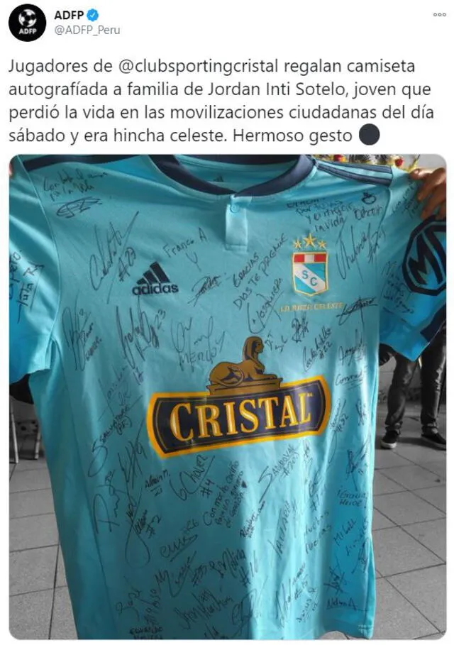 Sporting Cristal le regaló una camiseta a la familia de Inti Sotelo.