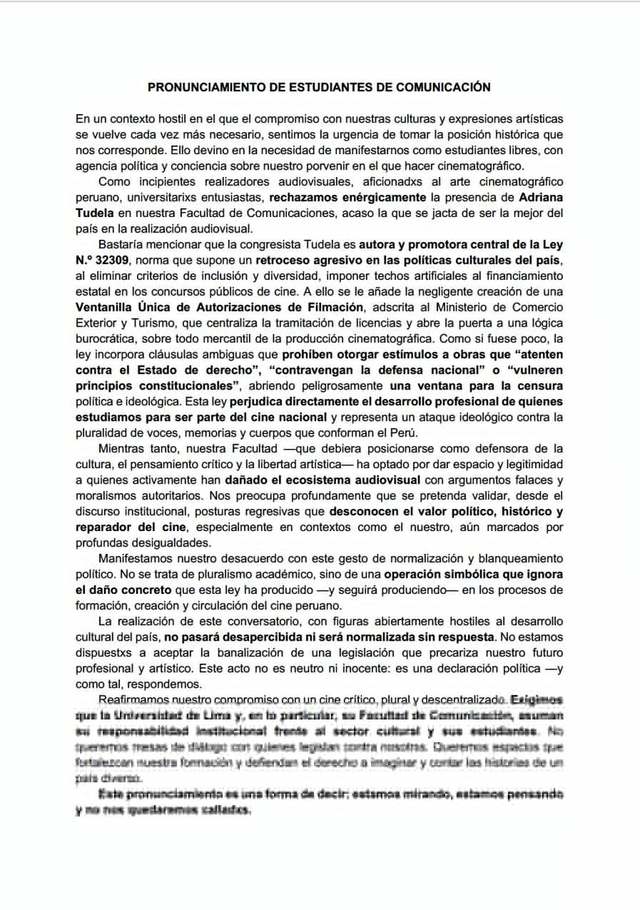 Comunicado de los estudiantes de comunicación en contra de la presencia de Adriana Tudela en su Facultad | Foto: X-Eloy Marchán. Comunicado de los estudiantes de comunicación en contra de la presencia de Adriana Tudela en su Facultad | Foto: X-Eloy Marchán.