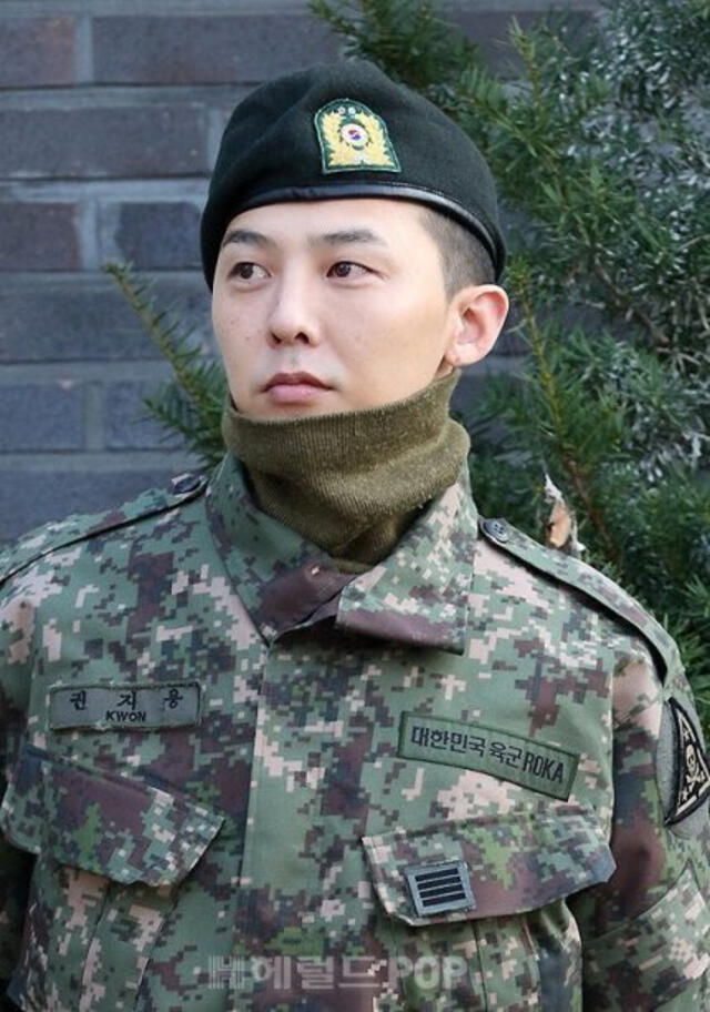 G-Dragon a su salida del ejército