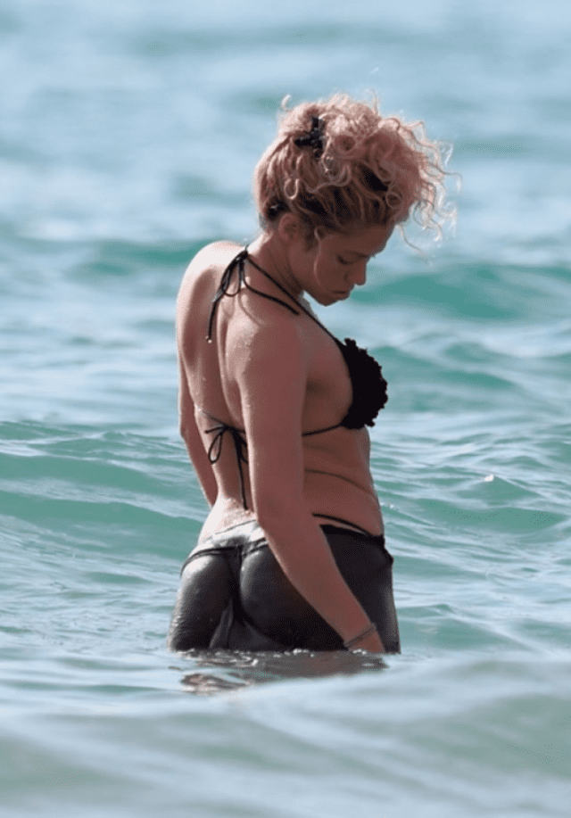De joven, Shakira fue criticada por tener unos "kilitos" de más.