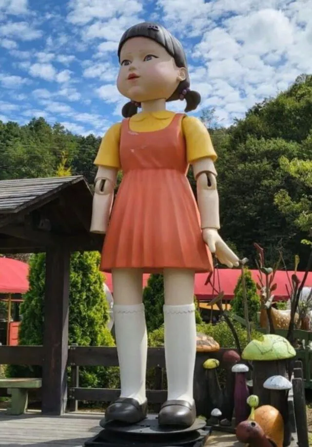 Muñeca de Squid Game en parque de Corea del Sur. Foto: Wikitree