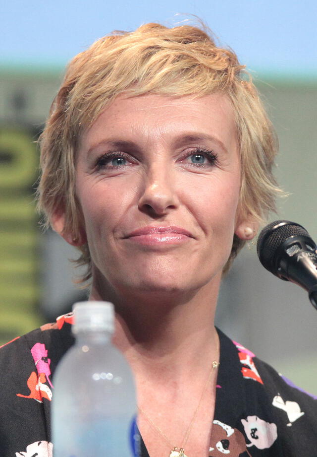 Toni Colette está nominada en la categoría de Mejor actriz en serie limitada o película. Toni Colette está nominada en la categoría de Mejor actriz en serie limitada o película.