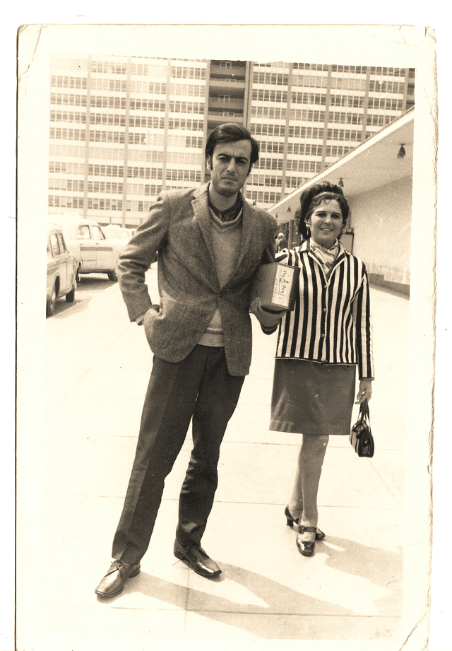 Guillermo Chirinos Cúneo junto a su madre, Aída Cúneo Navach. Foto: Archivo Guillermo Chirinos Cúneo. Cortesía: JCY Guillermo Chirinos Cúneo junto a su madre, Aída Cúneo Navach. Foto: Archivo Guillermo Chirinos Cúneo. Cortesía: JCY