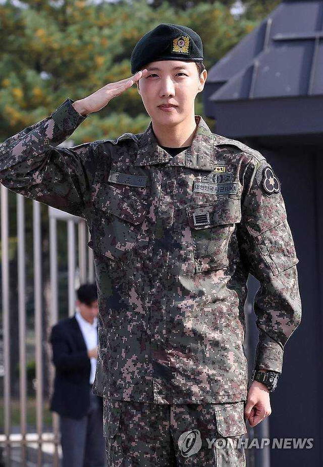  Jung Hoseok acaba de finalizar su servicio militar y se reintegra a sus actividades como idol. Foto: Difusión    