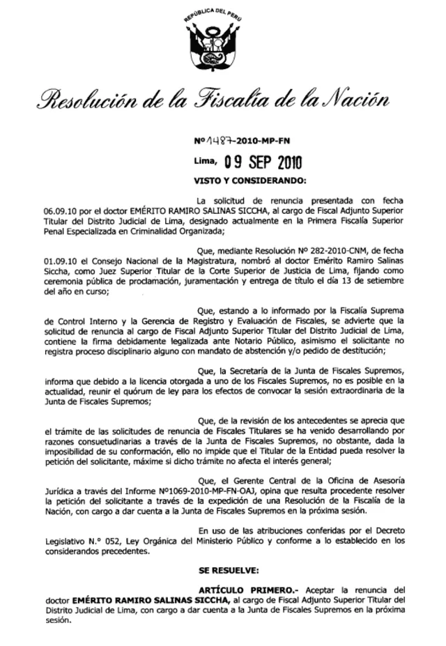 Resolución que acepta la renuncia de Ramiro Salinas Siccha como fiscal