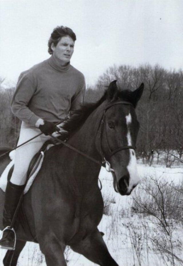 Christopher Reeve montando uno de sus caballos.
