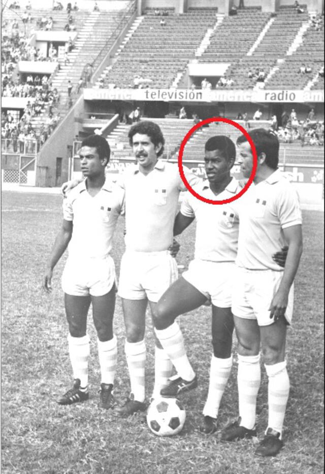 Julio César Uribe está de cumpleaños, ídolo en Sporting Cristal y la selección peruana.