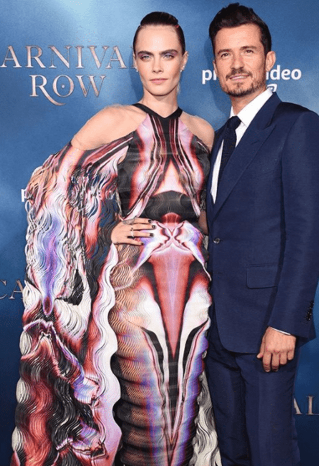 Cara Delevingne y Orlando Bloom en el estreno de "Carnival Row", en Los Ángeles.