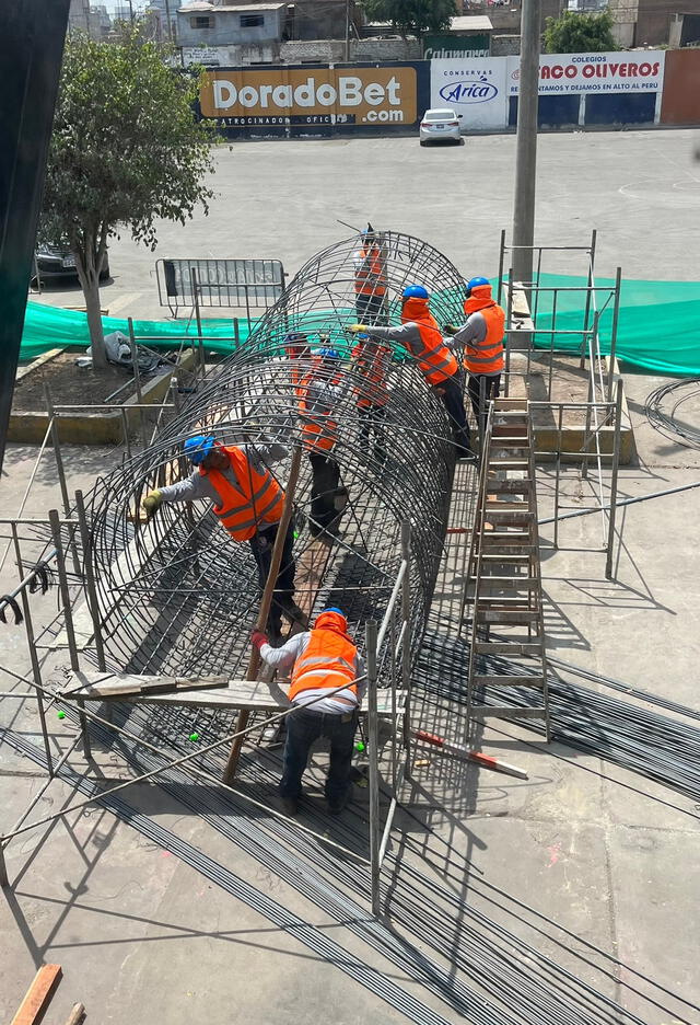 Trabajos en la remodelación de iluminación en el estadio Alejandro Villanueva. Foto: Alianza Lima