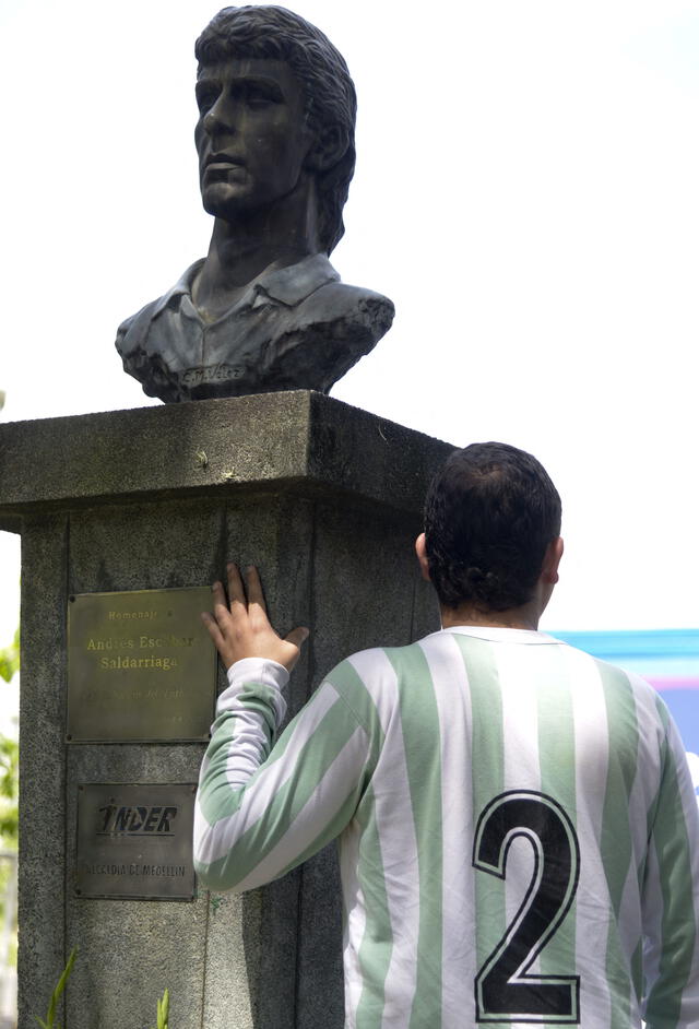 Monumento en honor a Andrés Escobar. Foto: AFP
