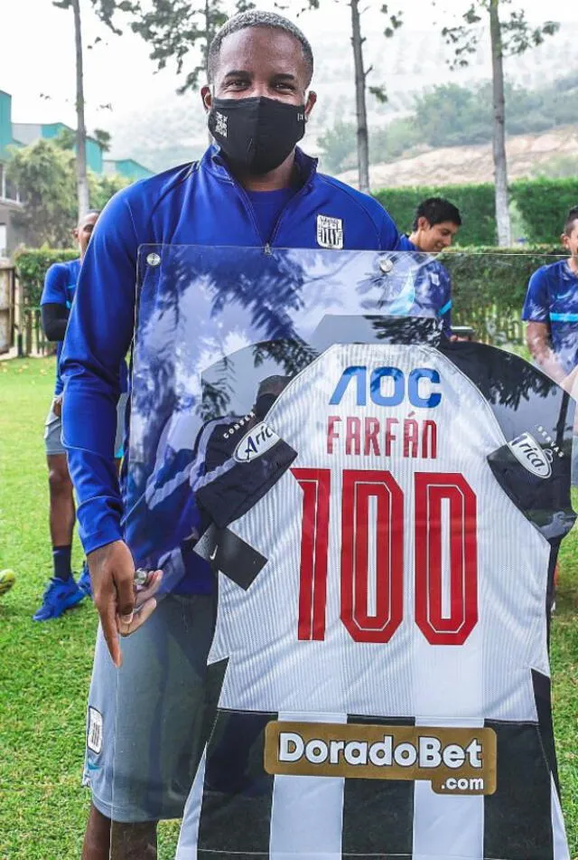 Jefferson Farfán podría ser titular en el encuentro ante Sporting Cristal.