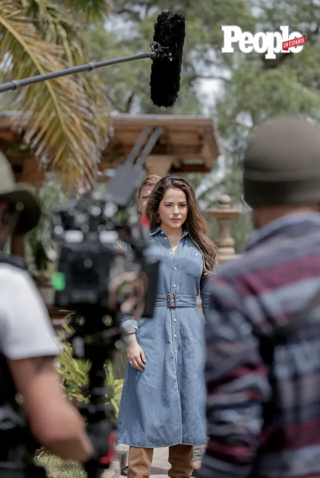 Danna García en el set de rodaje de Pasión de gavilanes 2. Foto: People en español/Telemundo