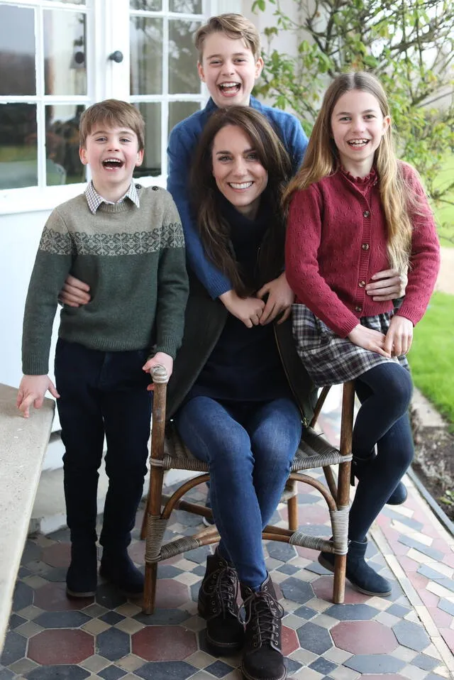  Foto trucada de Kate Middleton. Foto: Hola   