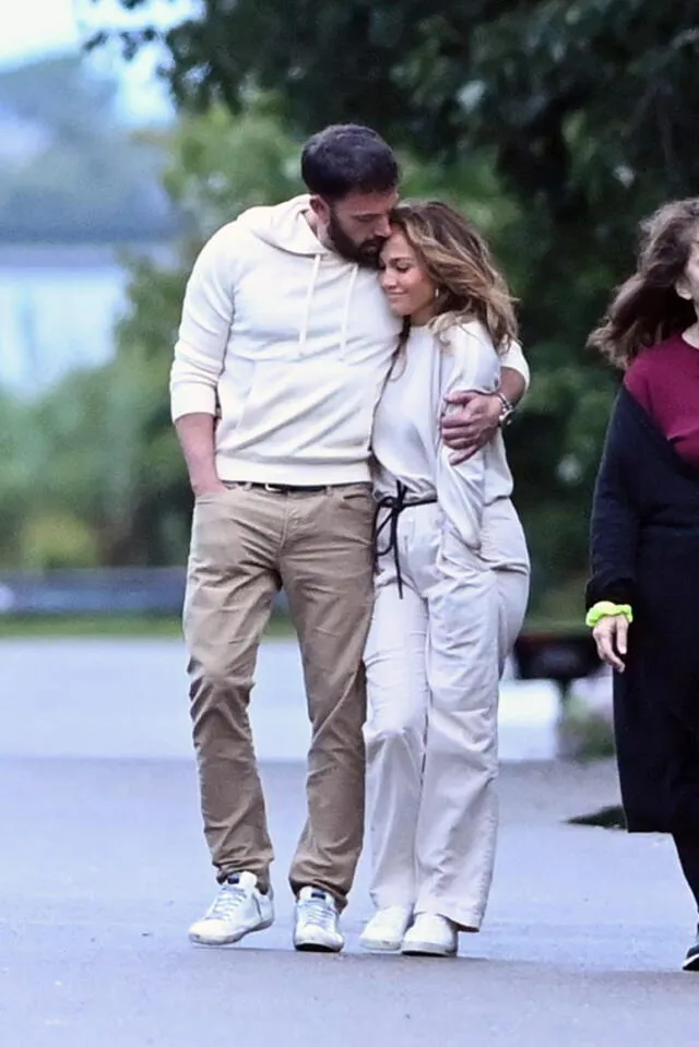 Jennifer Lopez y Ben Affleck protagonizan romántico momento en las calles de Nueva York