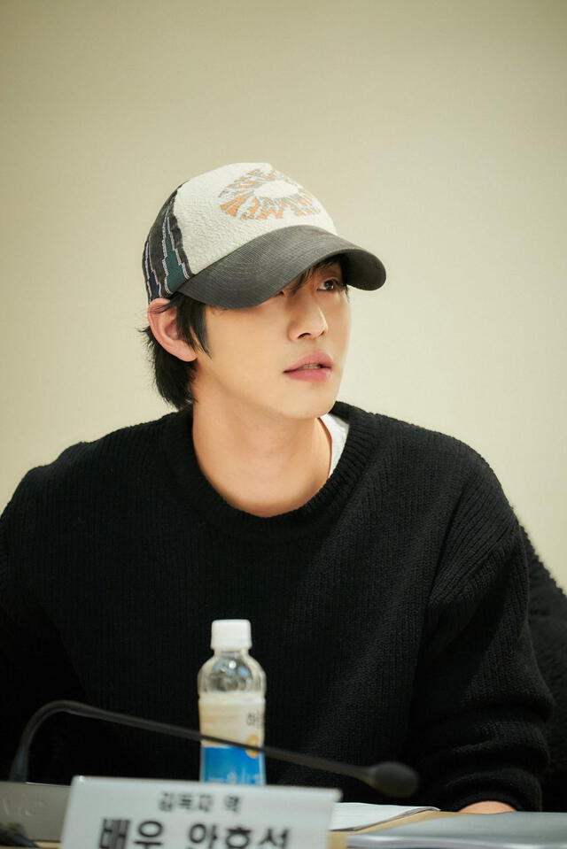  Ahn Hyeo Seop en lectura de 'Omniscient Reader's Perspective'. Foto: Naver   