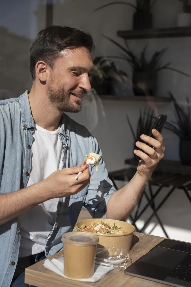 There are also a bunch of online exclusive offers if you preffer to celebrate Father's Day at home. Photo: FreePik There are also a bunch of online exclusive offers if you preffer to celebrate Father's Day at home. Photo: FreePik