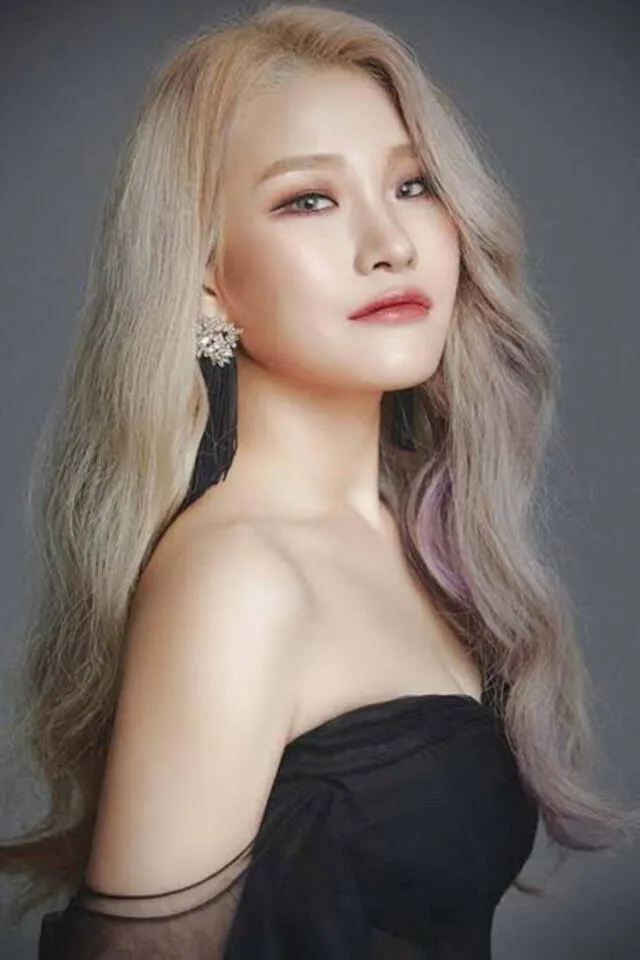 Son Seung-yeon, también conocido como Sonnet Son, a raíz del lanzamiento de  "I'm Not A Warrior", brindó una declaración a Billboard sobre lo que piensa de la música K-pop.