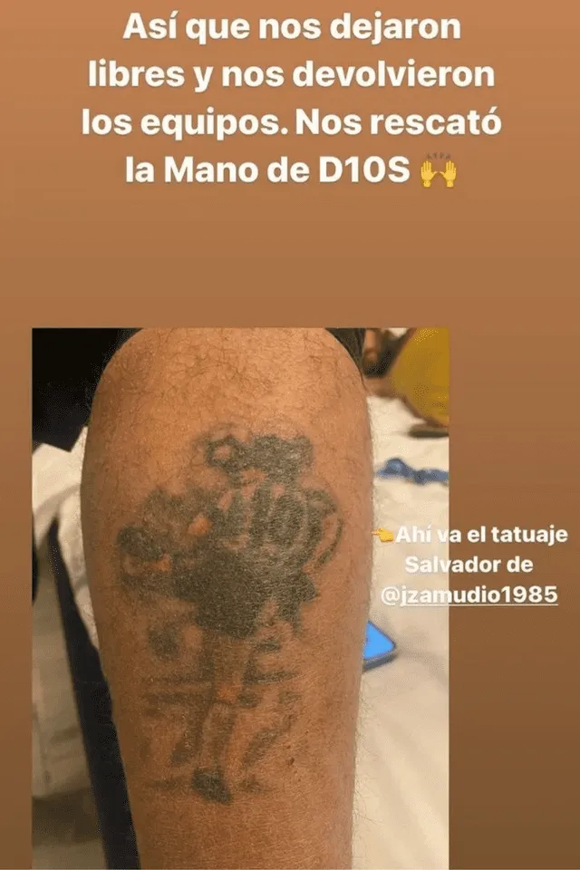 Tatuaje de Maradona que permitió la liberación de los periodistas. Foto: Instagram Daniel Matamala