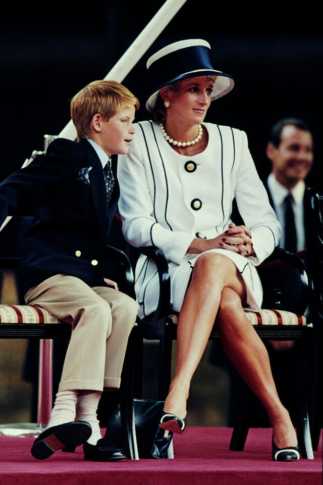 Príncipe Harry y Diana de Gales . (Foto: AFP)