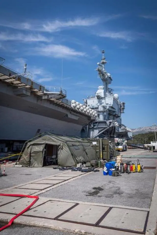 El portaaviones lleva ese nombre en honor a uno de los líderes más históricos de la República Francesa. Foto: EFE