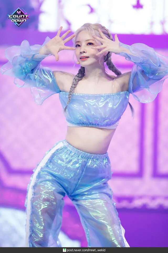 Dahyun en la era "Feel Special", más parecida que nunca a Elsa de "Frozen!.