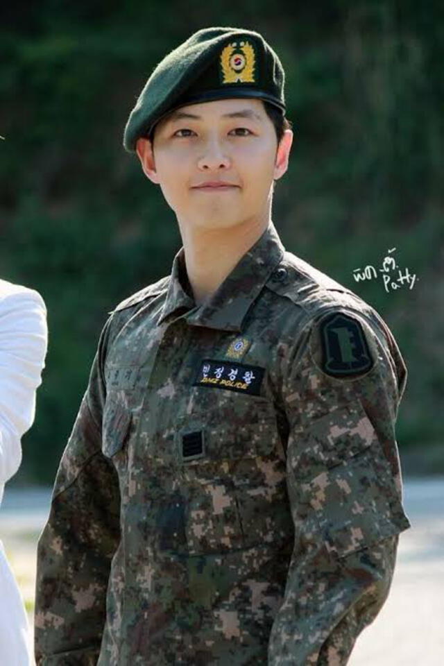 Song Joong Ki con uniforme militar. Foto: fansite/Naver