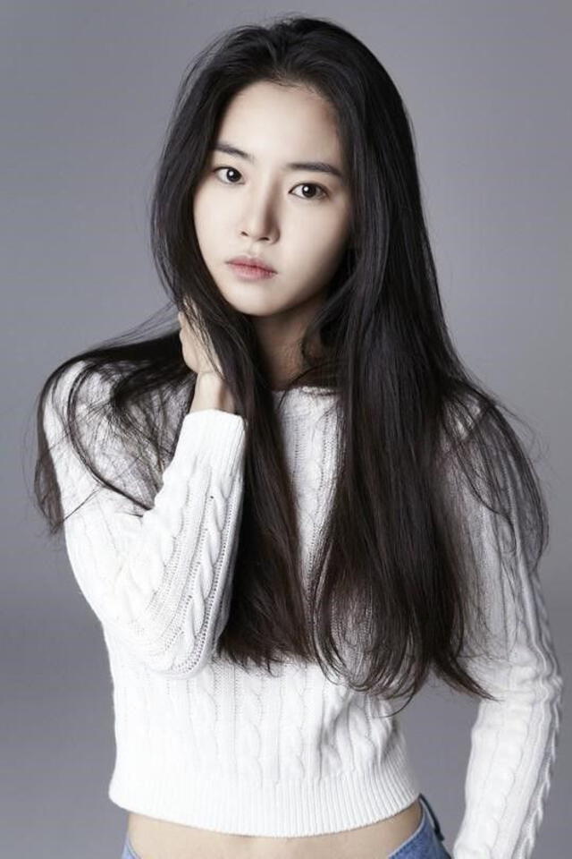 Hwang Seung Eon interpretará el papel de Carrie Jeong en el dorama When I Was the Prettiest de MBC.