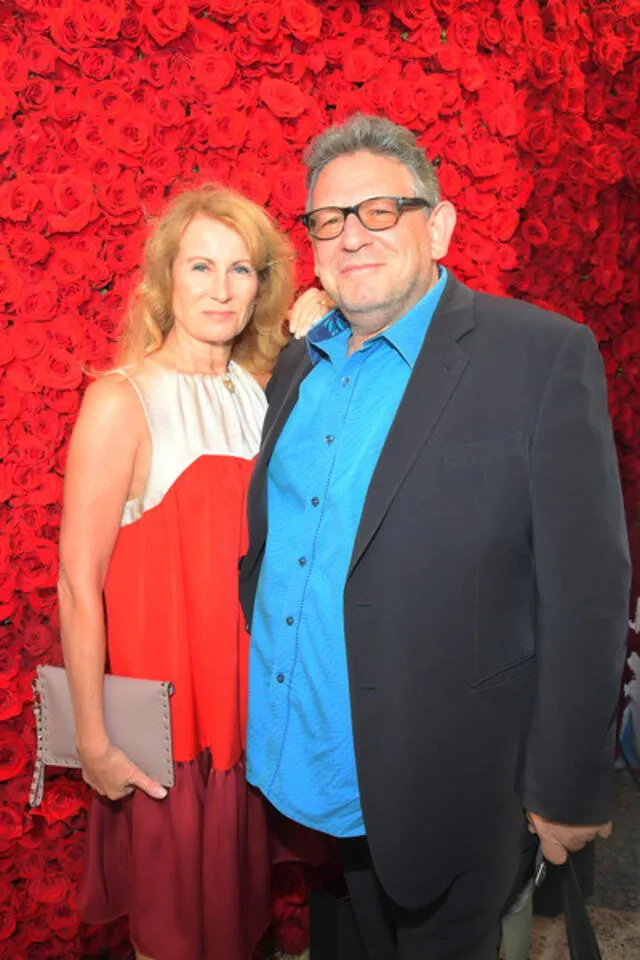 Lucian Grainge junto a su esposa Caroline en un evento en California. (Foto: Getty)