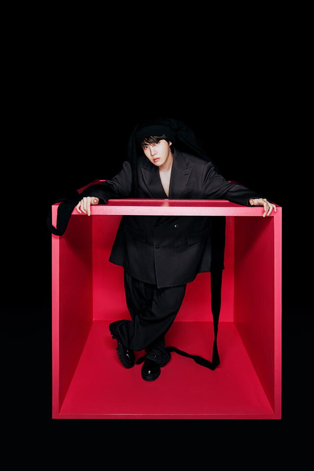 BTS: J-Hope en foto conceptual para álbum físico de 