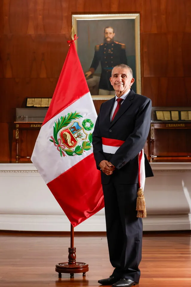  Víctor Torres Falcón es el nuevo ministro del Interior.    
