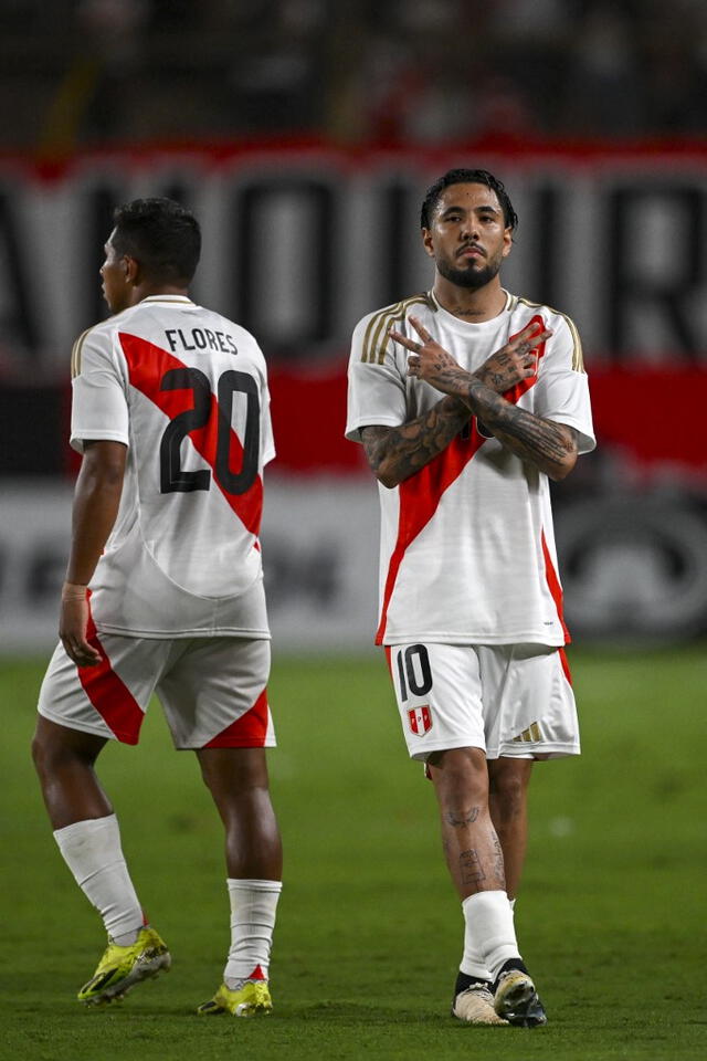  Sergio Peña jugó las Eliminatorias Qatar 2022 con la selección peruana. Foto: AFP.   