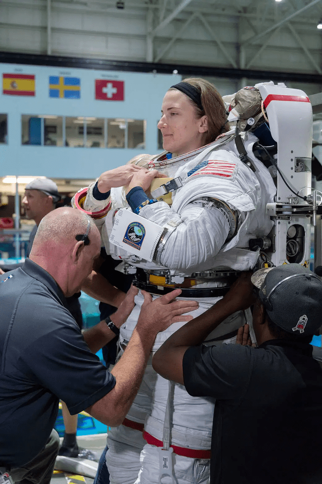  En la mayoría de los casos, la NASA busca profesionales que, además de contar con un título profesional, tengan conocimientos en áreas fuera de su carrera. Foto: NASA.<br><br>    