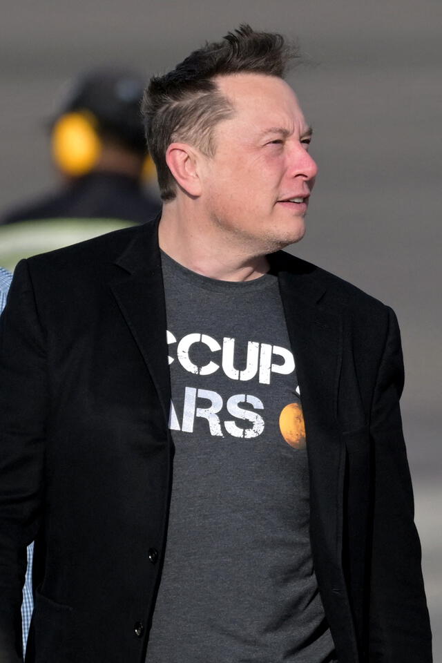 Elon Musk suele aparecer con el poco “occupy mars” (ocupar marte). Foto: AFP Elon Musk suele aparecer con el poco “occupy mars” (ocupar marte). Foto: AFP