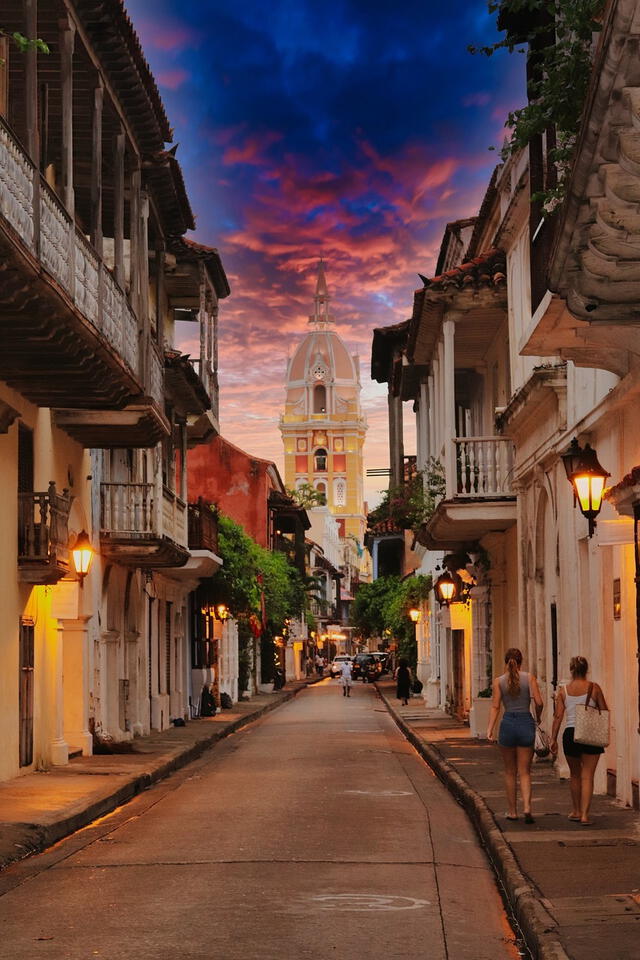 Las calles de Sudamérica son reconocidas como auténticas joyas culturales, destacándose en el ranking de Condé Nast Traveler entre las 50 más bellas del mundo. Foto: Mercado   