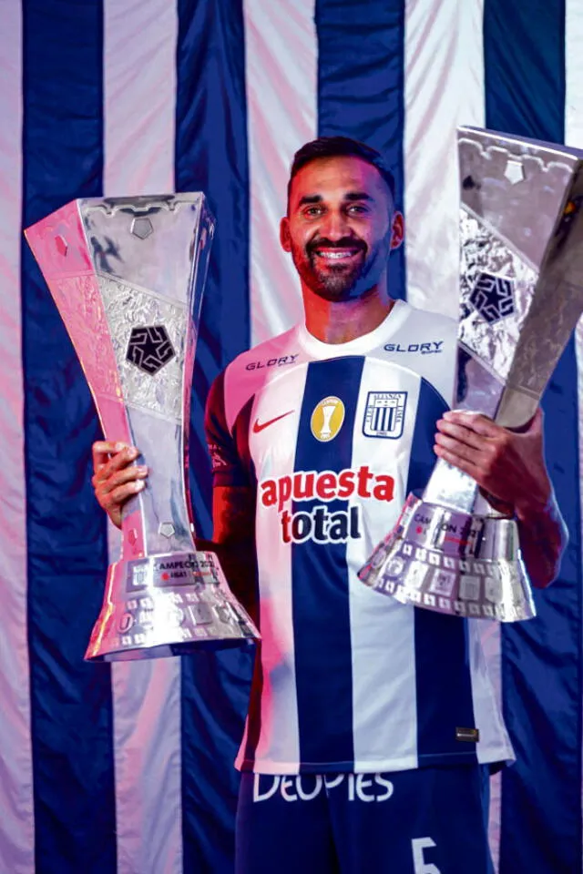 Pablo Míguez ganó dos títulos de la Liga 1 con la camiseta blanquiazul. Foto: Alianza Lima   