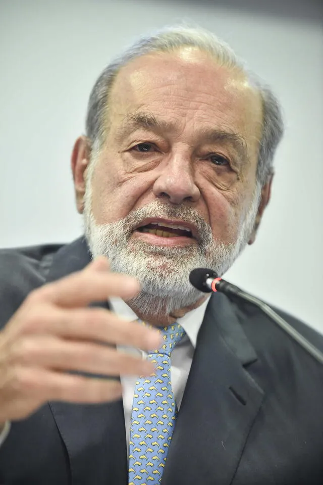 Carlos Slim criticó las políticas arancelarias de Donald Trump, argumentando que no resuelven problemas económicos y podrían causar inflación. Foto: AFP Carlos Slim criticó las políticas arancelarias de Donald Trump, argumentando que no resuelven problemas económicos y podrían causar inflación. Foto: AFP