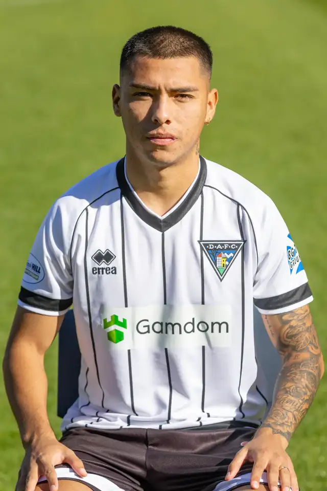 Cáceres se perdió los últimos nueve partidos de su exclub, entre suplencias y no convocatorias. Foto: Dunfermline Athletic   