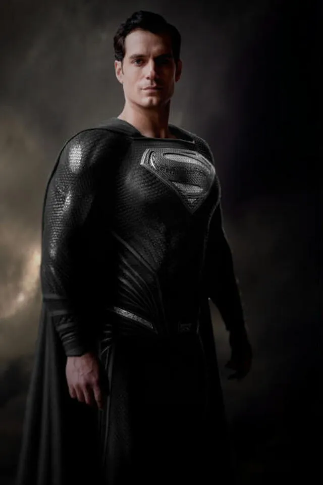 Así iba a lucir Henry Cavill con el traje negro de Superman. Foto: Twitter
